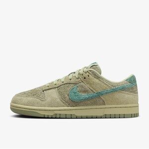 Nike Low Dunk Women’s Sneakers